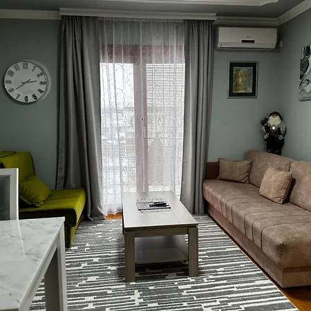 Iwa Centar & Wellness アパート