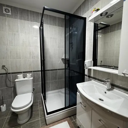 Iwa Centar & Wellness アパート *