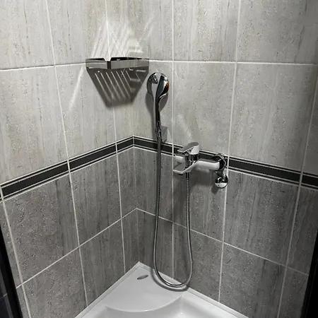 Iwa Centar & Wellness アパート *