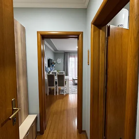 Iwa Centar & Wellness アパート