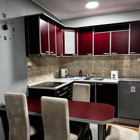 Iwa Centar & Wellness アパート